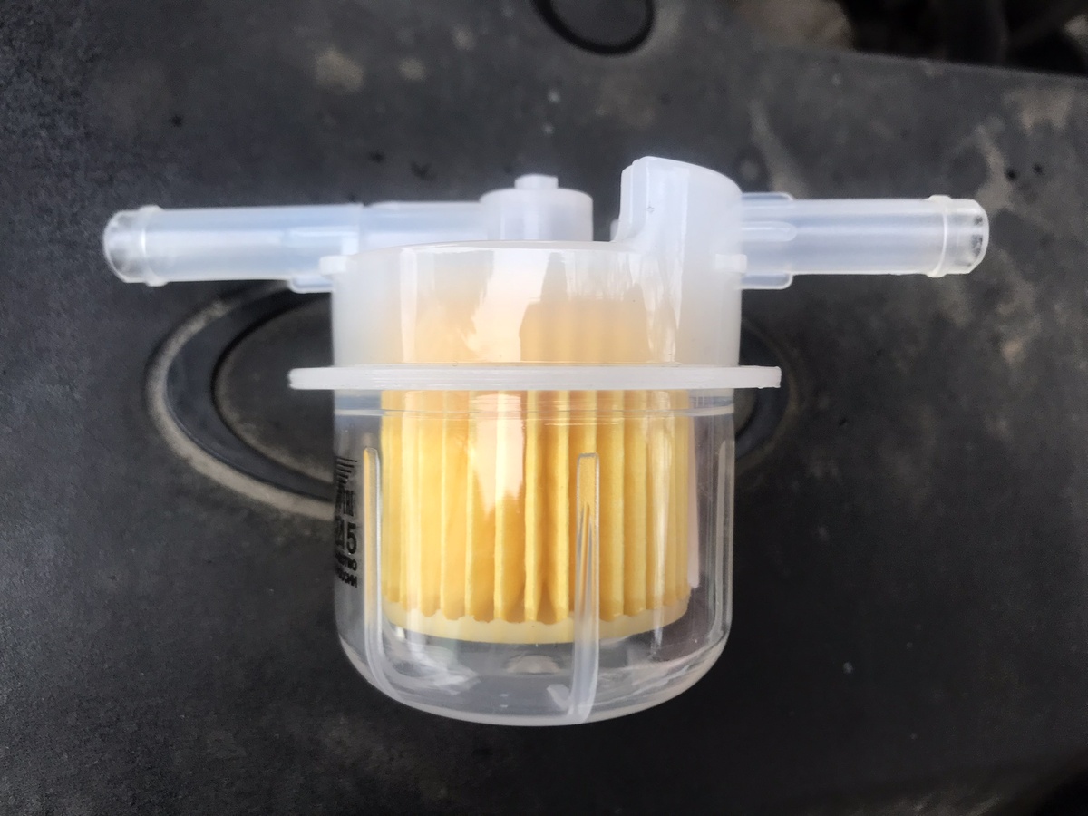 Топливный фильтр с отстойником. Фото Тищенко Василий.