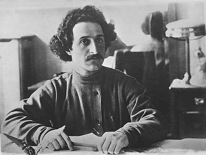 Молодо и горячий грузин Г. К. Орджоникидзе,верный соратник Сталина.