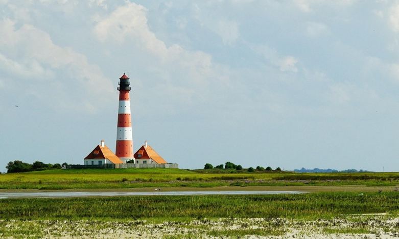 CPE (Customer Premises Equipment — оборудование конечного абонента) мост представляет собой беспроводное решение для передачи высокоскоростного интернета между двумя удаленными объектами.