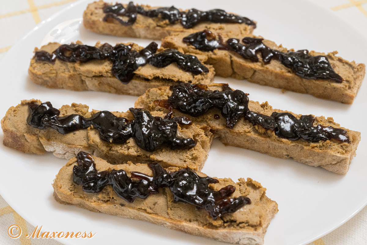 Паштет из печени индейки с луковым конфитюром