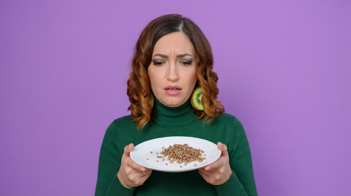 Раньше я ела на автомате: на тарелке осталась пара ложек гречки — ну что ж, доем, хоть лопну