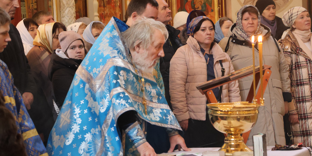 "А люди пожилые, люди больные так и останутся в Великом посту! А мы "хи-хи, ха-ха"...": священник Александр КОПЯТКЕВИЧ