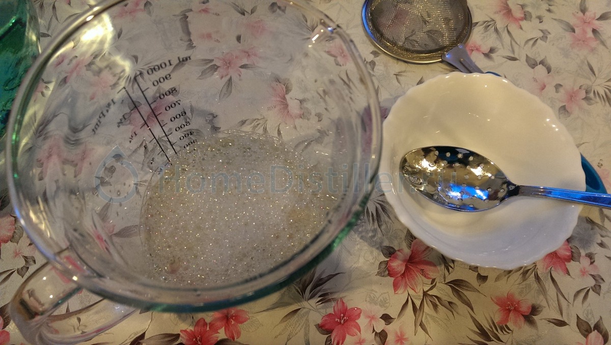 Белок растворённый в воде. Клей.