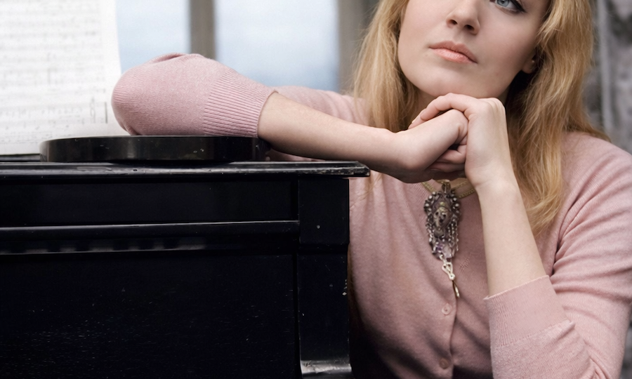 «Кроткая, милая, нежная женщина»