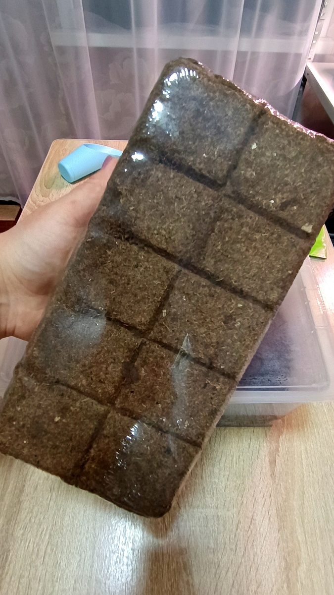 Почвобрикет от "БиоМастер" Универсальный