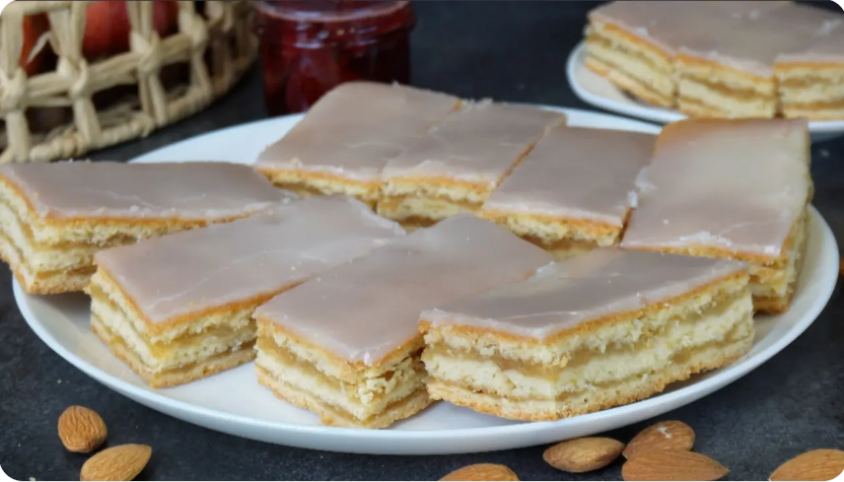 Яблочный пирог, который уходит первым: Готовится проще, чем печенье, а съедается как торт...