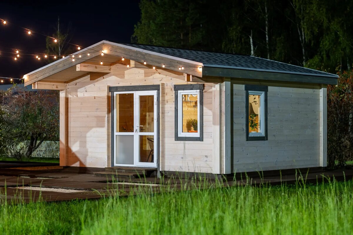 Какая бы ни была ваша задача — демократичный загородный дом, статусный особняк или постройка на дачном участке — в ассортименте SHINGLAS найдется подходящий вариант