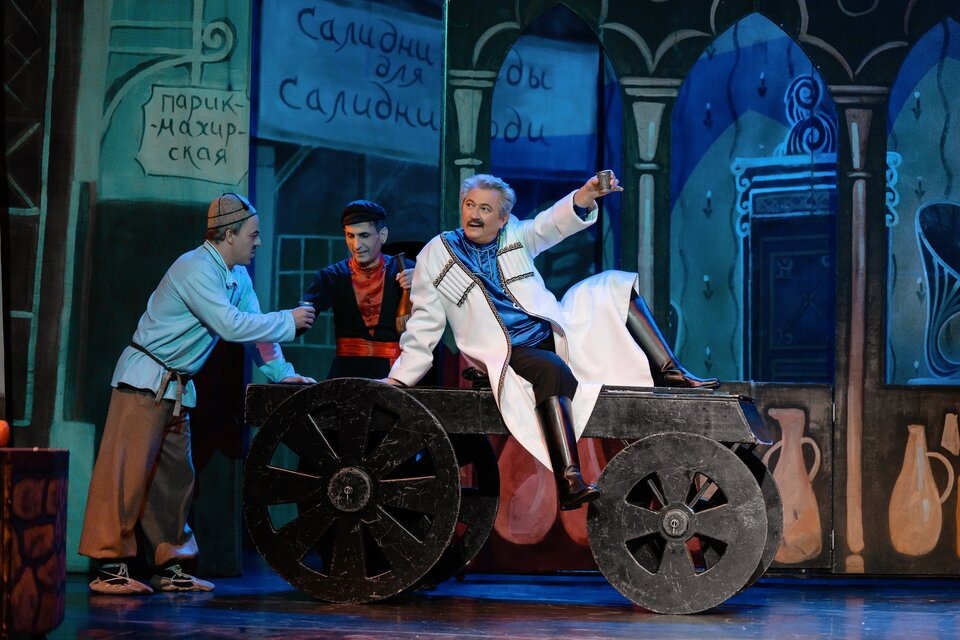 Первая сцена. Фото со спектакля