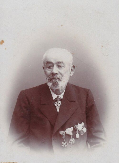 Сима Иосифович Кефели (1821—1904), “караимский Перикл” (2-е поколение). Сайт: http://karaims.ru/pdf_s/NASLEDIE-3.pdf