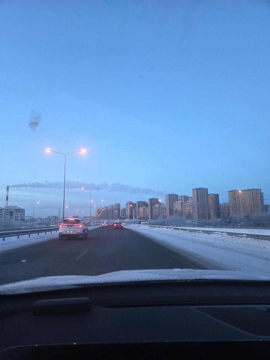 Фото утреннее - на подъезде к офису, уже светло