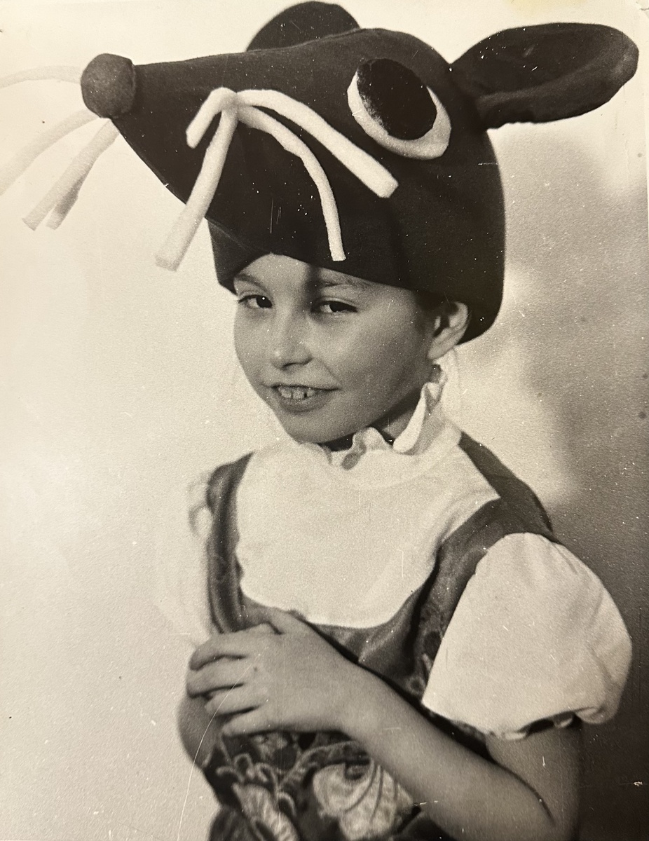 Театральная студия. Вышний Волочёк. Дом Пионеров 1987 год. Я в роли мышки.