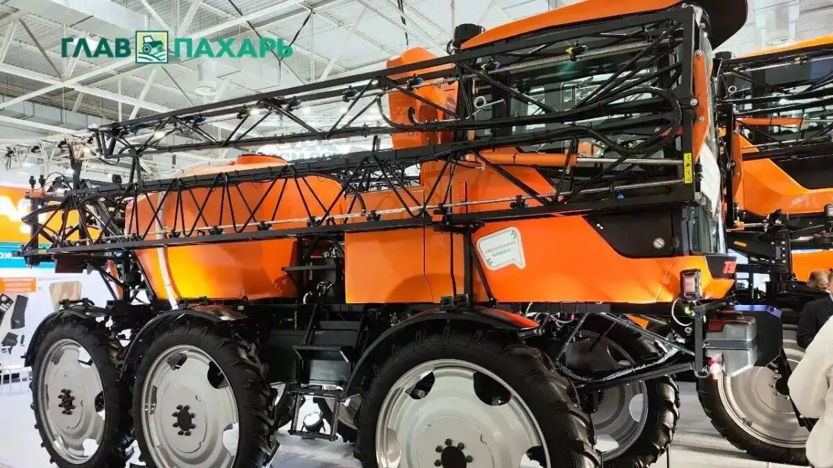 Фото: © Артём Борисов / Glavpahar.ru
Пегас-Агро презентовал самоходный опрыскиватель ТУМАН-5 на выставке ЮГАГРО 2025