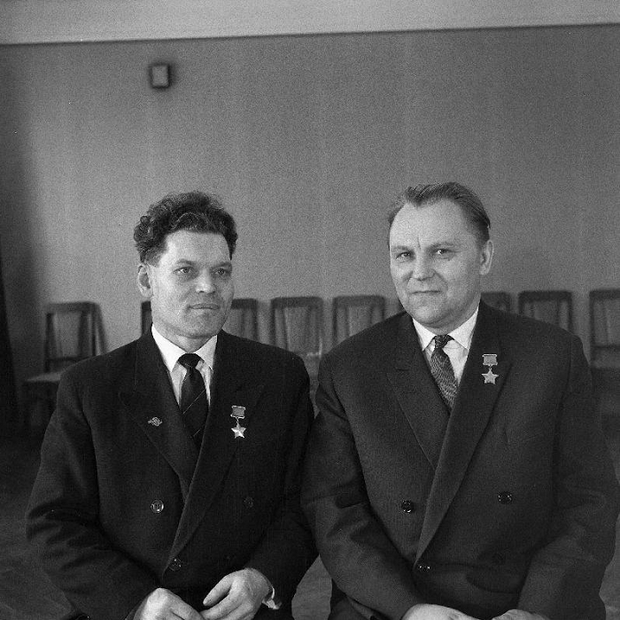 Герои Советского Союза Николай Матяшин и Альберт Репсон. Уже без Эдуарда Романовича Тяхе