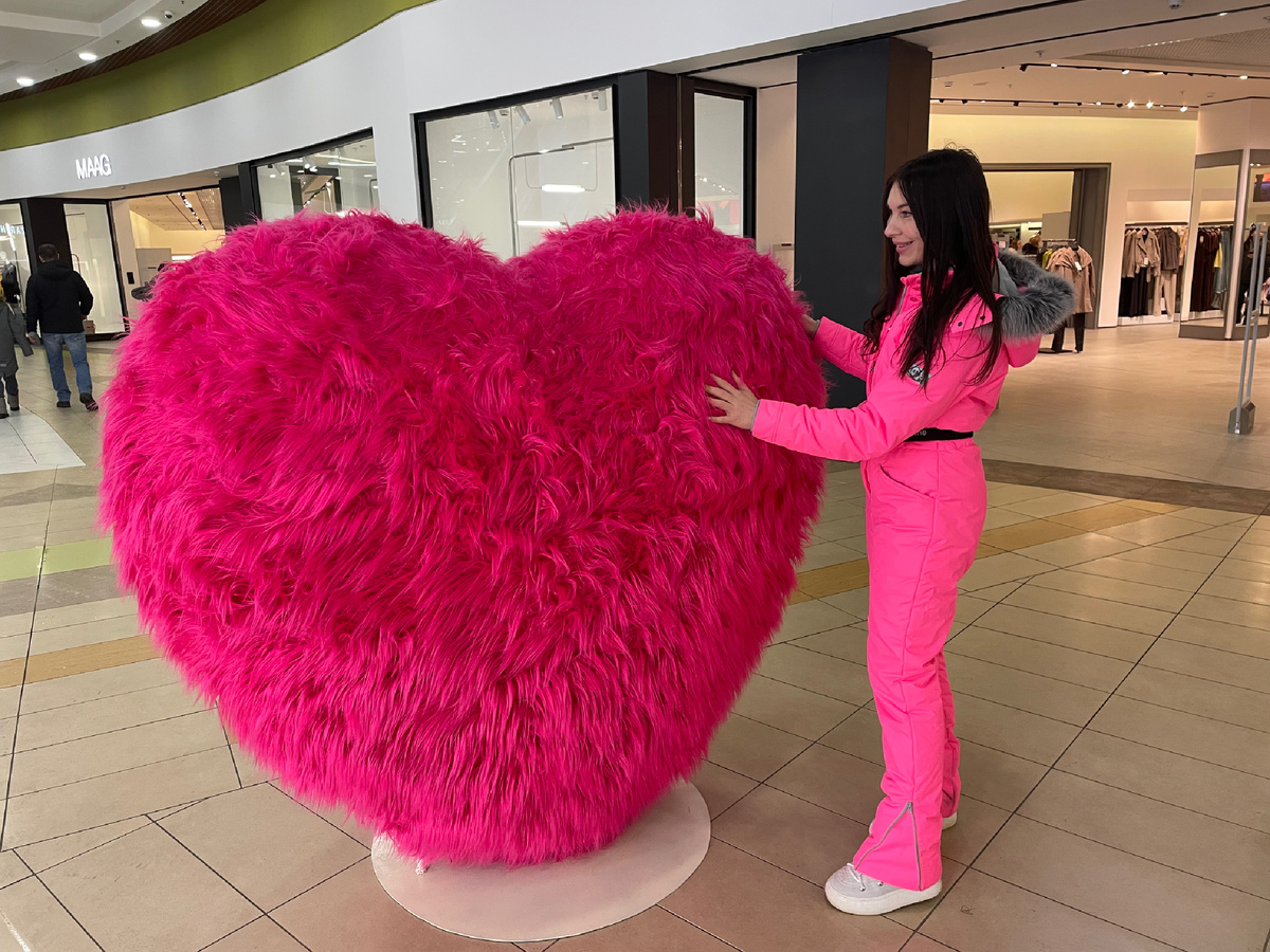 Моя розовая любоФь. Волосатое сердце в одном из ТЦ нашего города 