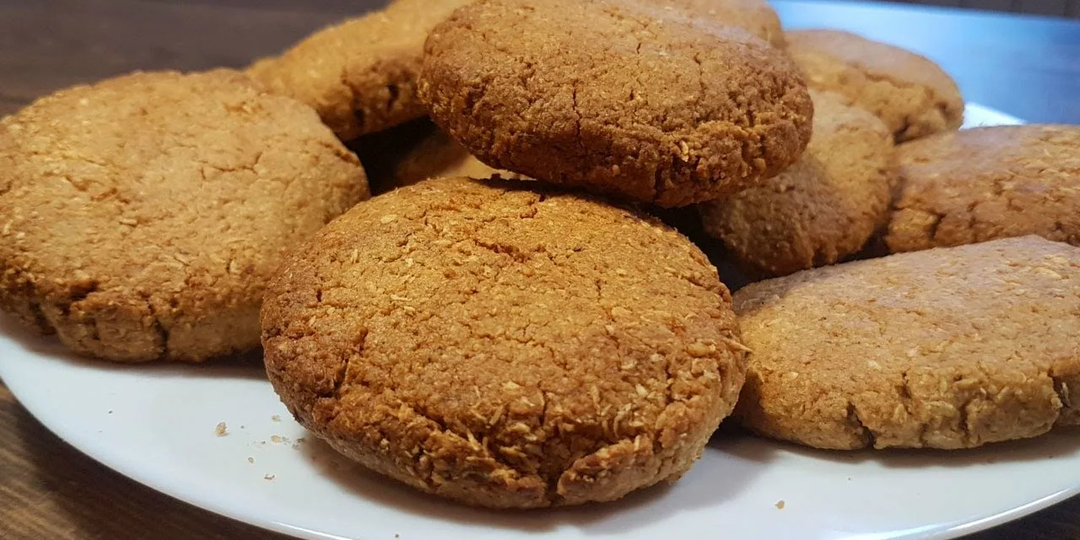 Кулинарные истории. Овсяное печенье на кефире с яблоками и корицей