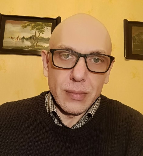 На илл.: Леван Толорая – член Единой Коммунистической Партии Грузии. Фото и название интервью – наши. Источник публикации: La Otra Andalucia