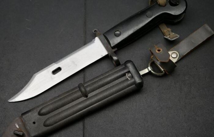 Не только штык, но ещё и инструмент. /Фото: ww2-militaria-shop.de.