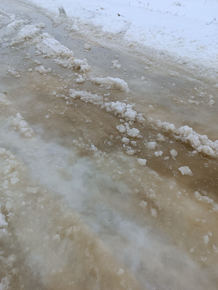 Вот такие лужи на дорогах