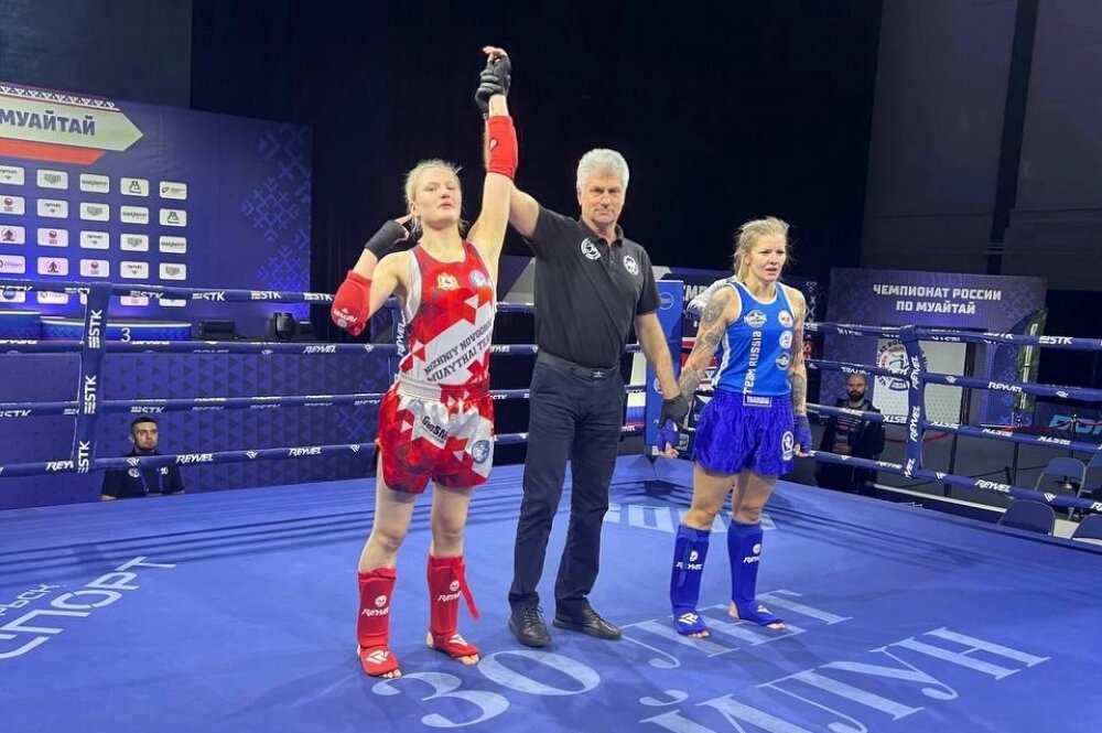    Любовь Кузнецова (слева) Фото: Федерация муайтай России/ Юлия Коркина