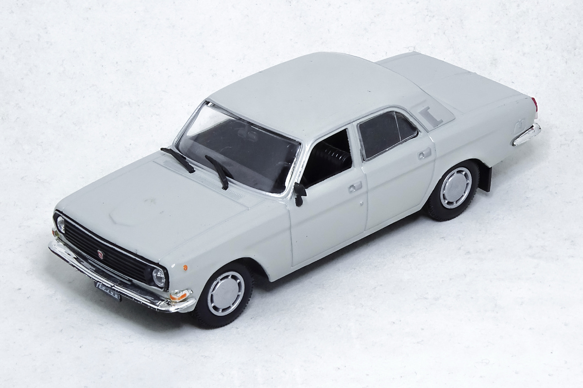 Рис. 1. Модель автомобиля ГАЗ-24-10 «Волга» из журнальной серии «Автолегенды СССР» от Deagostini в масштабе 1:43