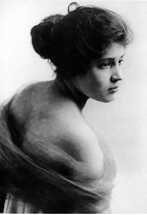 Модотти в 1915 году, когда она жила в Сан-Франциско