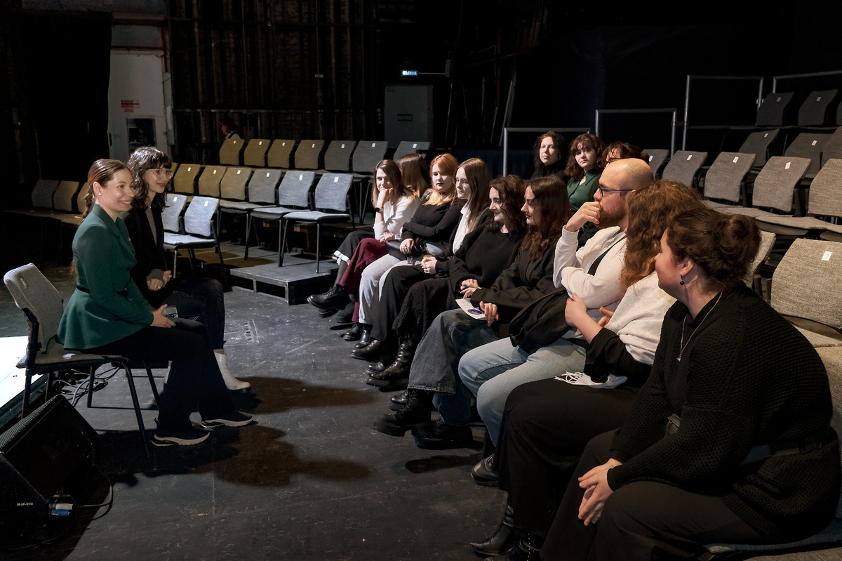 Листайте галерею - фотографии обсуждения (Фото - Геннадий Филиппович)