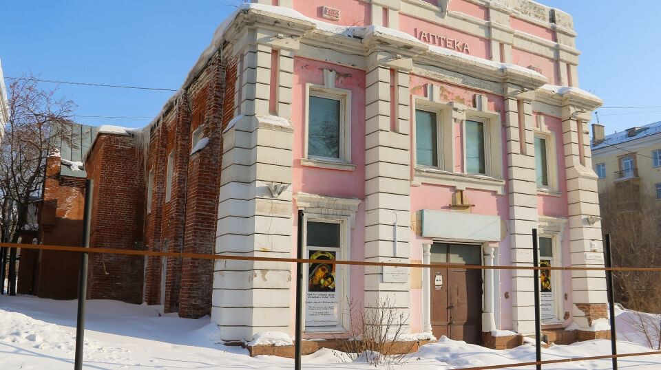    Здание на пр. Ленина, 44 перед реставрацией. Источник: Виталий Барабаш/"Толк"