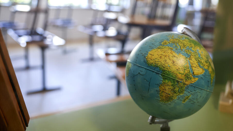     Учитель престижной школы получил 12 лет тюрьмы за секс с ребенком в шкафу www.globallookpress.com/Jan Woitas