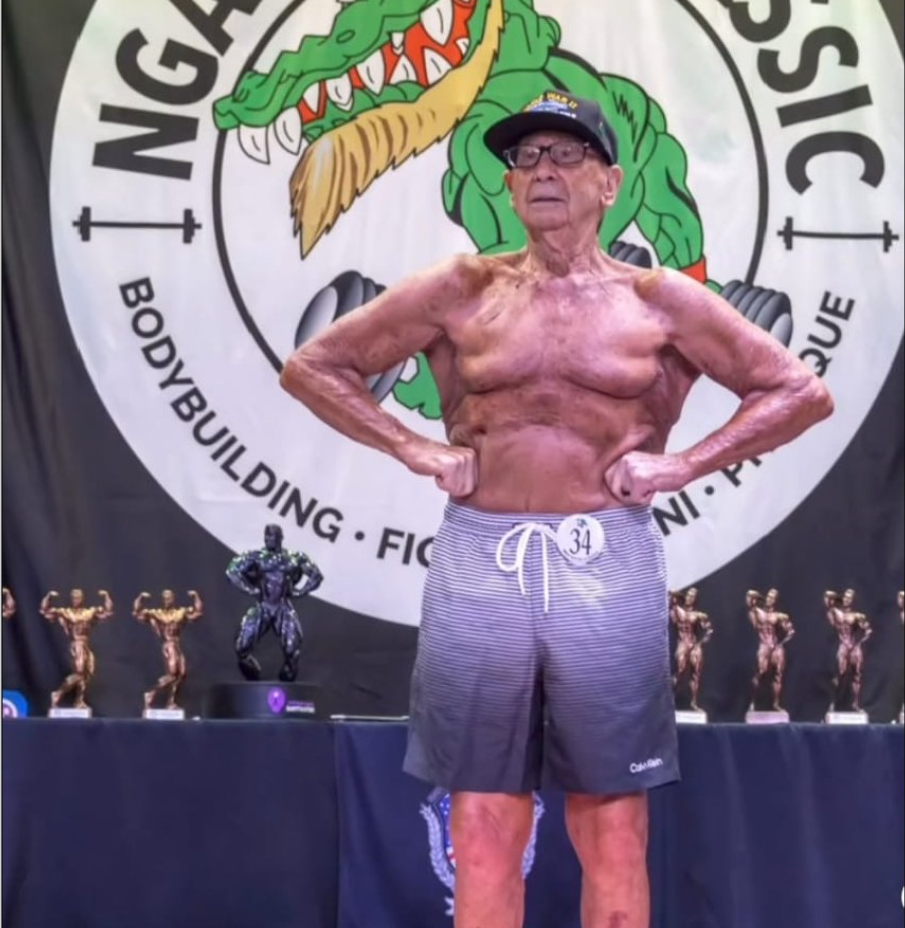 Эндрю самим своим существованием опровергает распространённое мнение о том, что бодибилдинг вреден и очень быстро забирает своих адептов. 