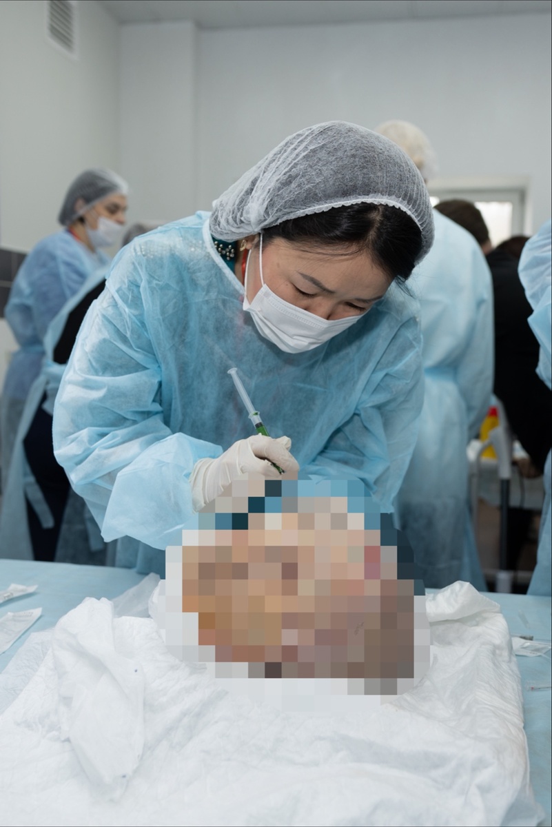 Кадавер-курс в рамках ДВ Конференции по эстетической медицине 2025 года во Владивостоке (отработка на биоматериале)