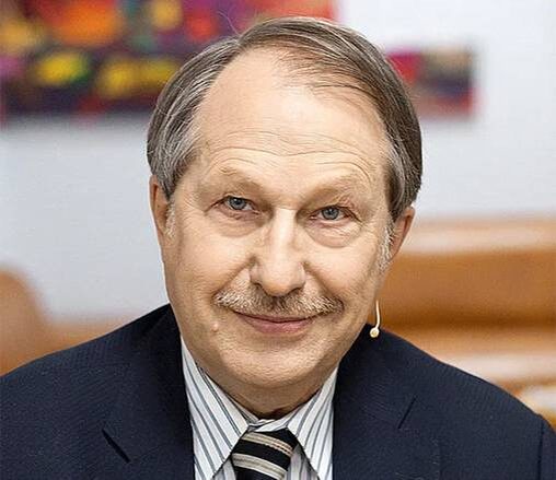    : Юрий Тавровский, китаевед, заместитель председателя Общества российско китайской дружбы