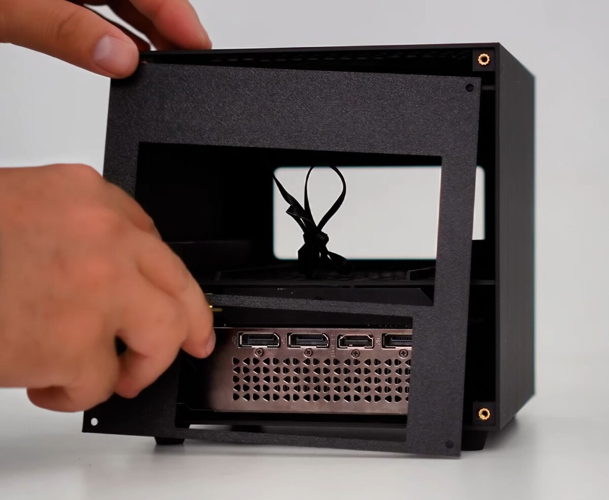    Steam Machine дома. Блогер собрал мощный мини-ПК в духе Valve