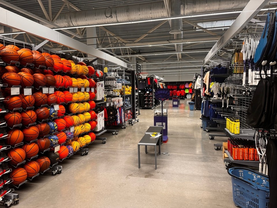    Магазин «Декатлон» в Ульяновске на Олимпийском проспекте перестал работать ещё весной 2022 года