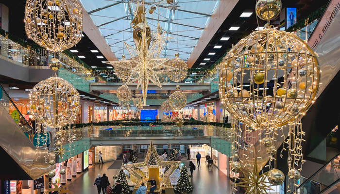 Оффлайн-торговля не исчезнет, но ее золотые времена прошли. Фото: 1MI