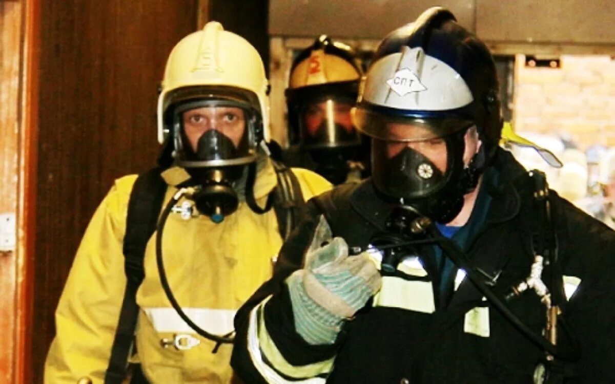    При пожаре в жилом доме в Норильске спасли 64 человека, включая детей