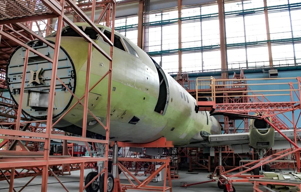   Сборка Ил-114-300