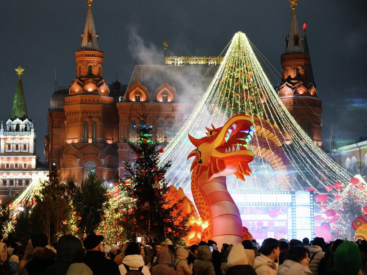    Посетители на фестивале "Китайский Новый год в Москве" | © РИА Новости / Владимир Астапкович