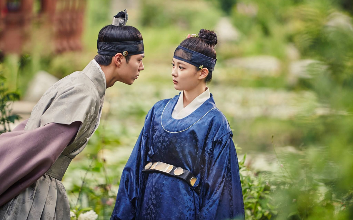 Кадр из дорамы "Лунный свет, нарисованный облаками"