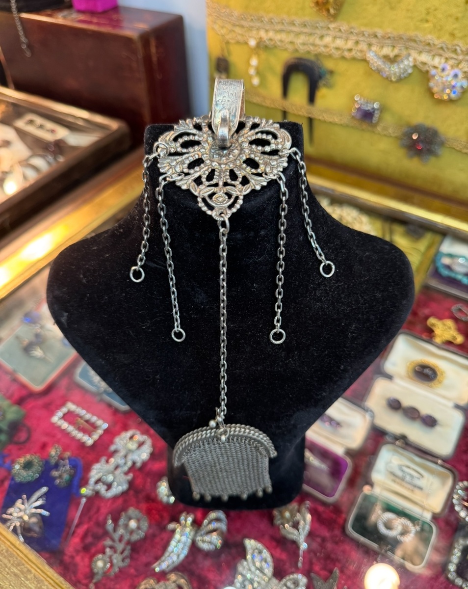 Фото автора. Сделана на блошином рынке на Тишинке. 