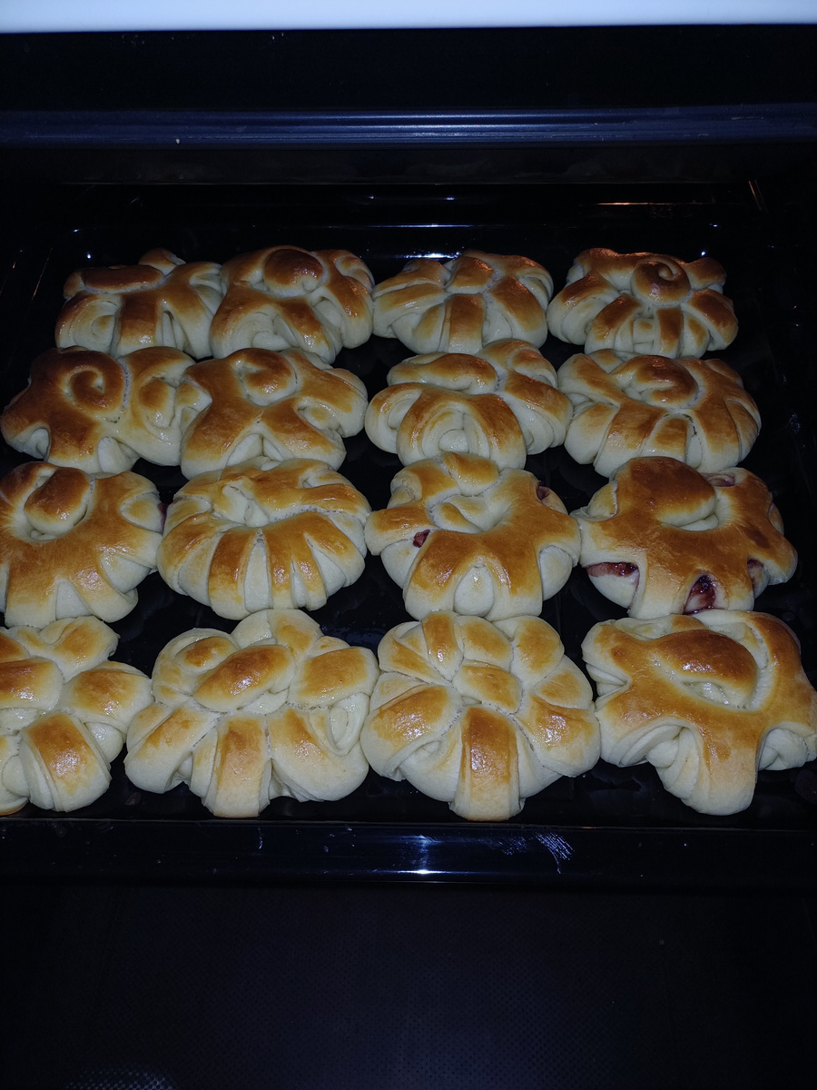 Булочки с вареньем