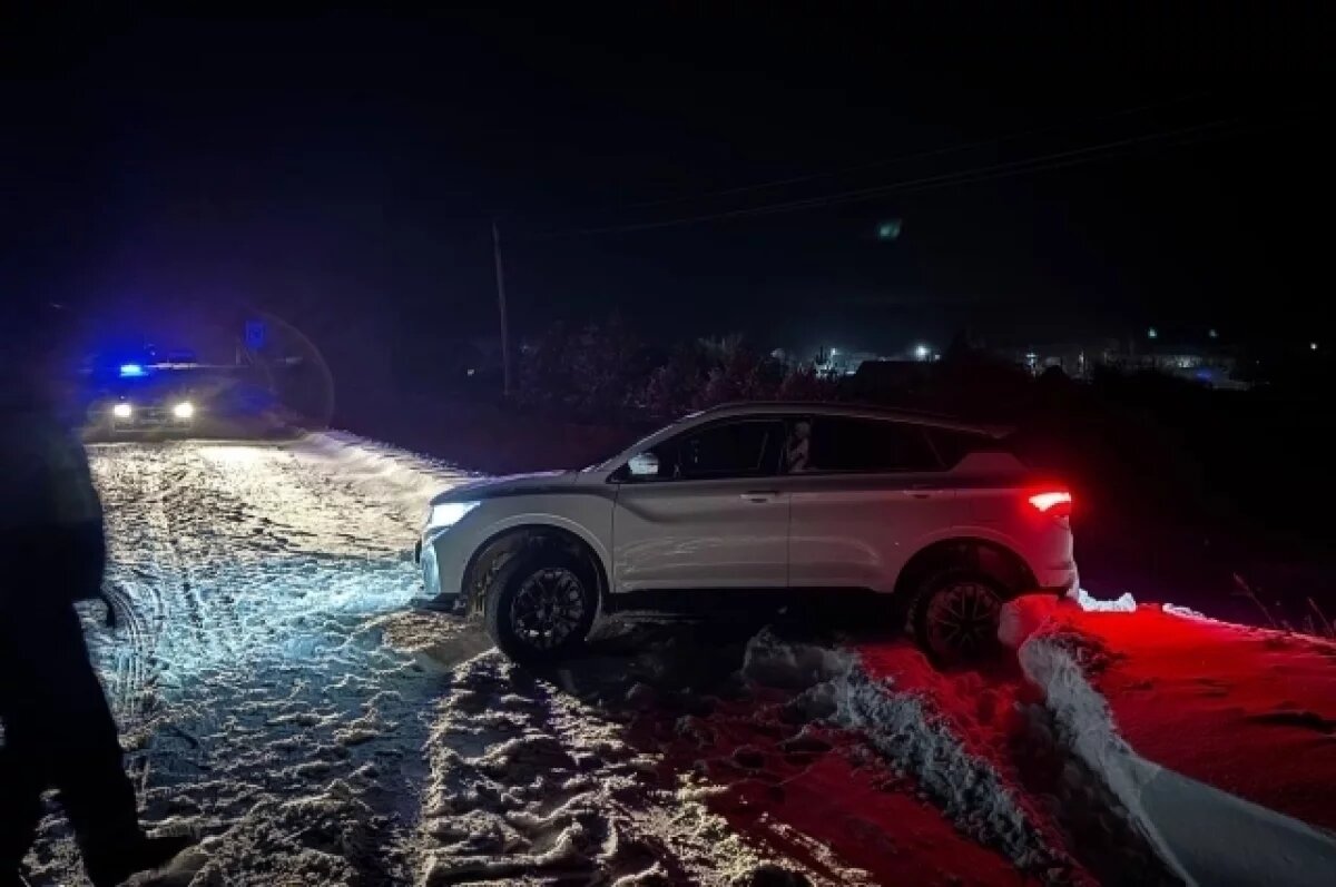    Ночью в Челябинской области кроссовер вынесло в кювет