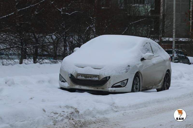    Машина в снегу