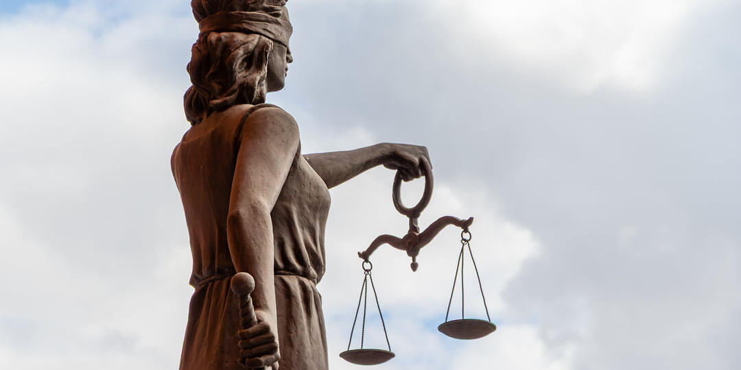 В Омске условные сроки за хищение получили бывший и действующий депутаты