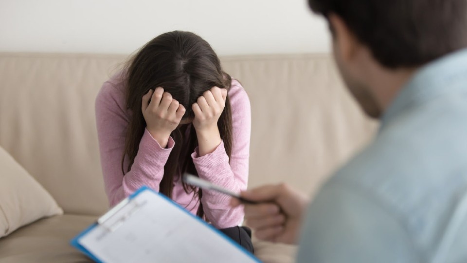    Нарколог Исаев: женский алкоголизм сложно заметить из-за избегающего поведения Shutterstock