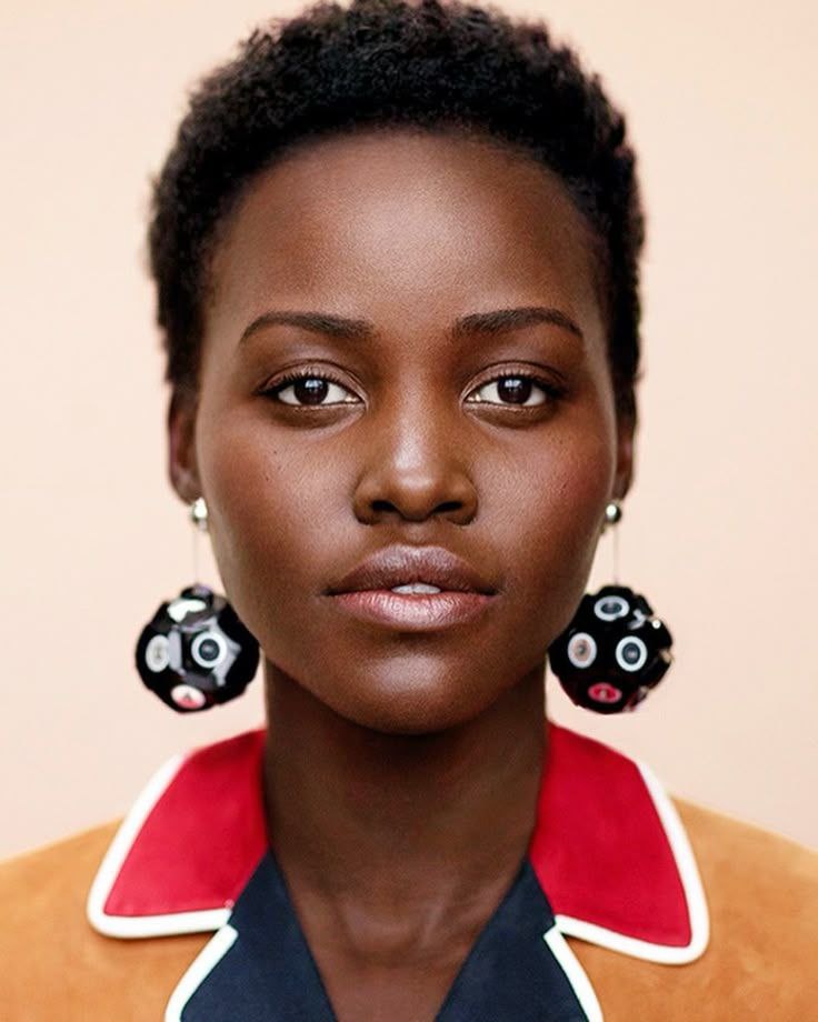 Лупита Нионго фото из общего доступа