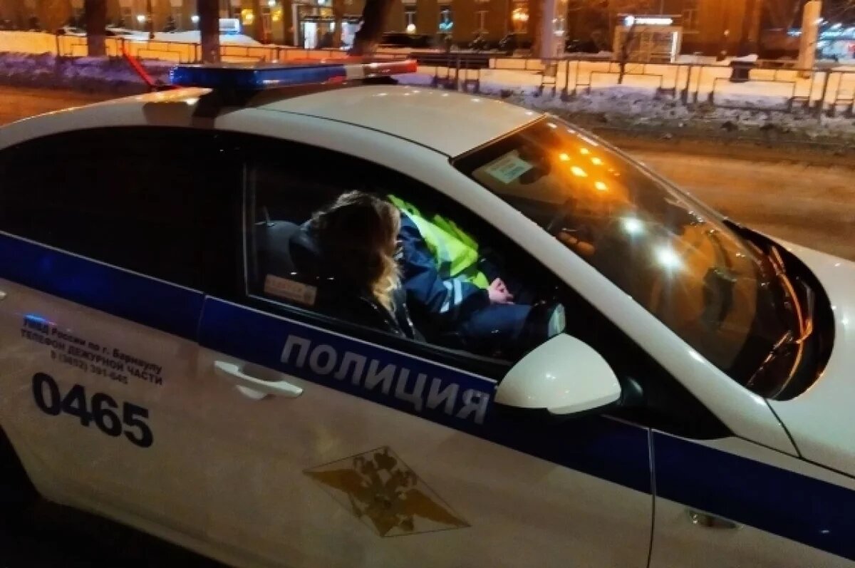    В Бийске мужчина с косметической маской на лице остановил автобус