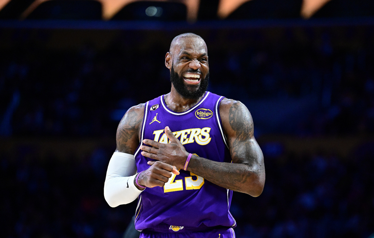    Баскетболист "Лос-Анджелес Лейкерс" Леброн Джеймс  Wally Skalij/Getty Images