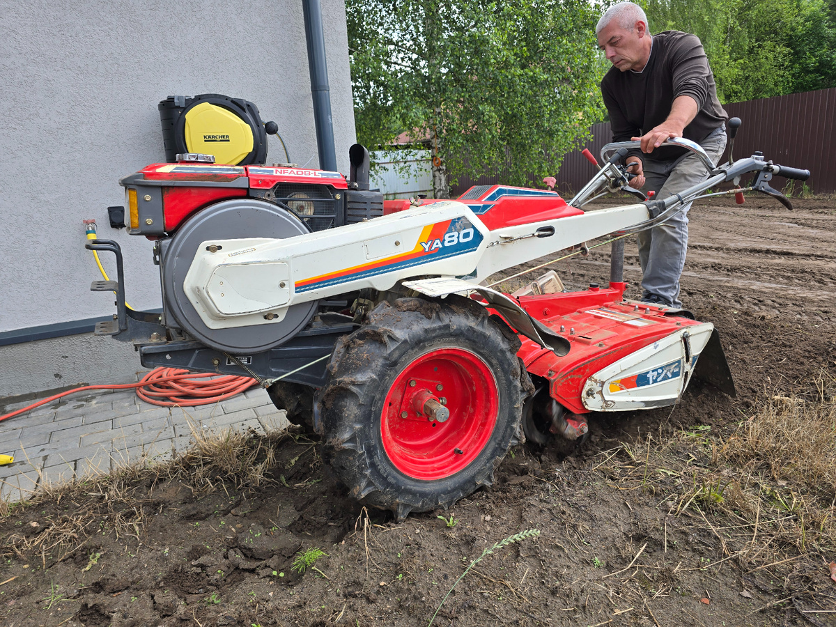 Вспашка земли мотоблоком от компании Алладин АвтоСпец    https://alladin-autospekc.ru/