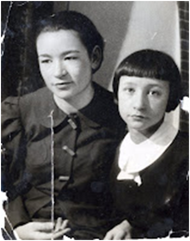 Нина с сестрой Леной. Фото из интернета.