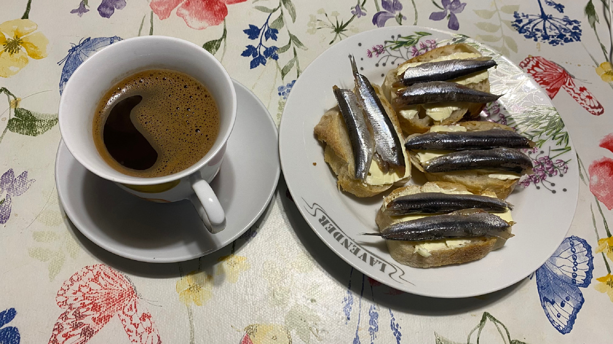 Бутерброды с хамсой